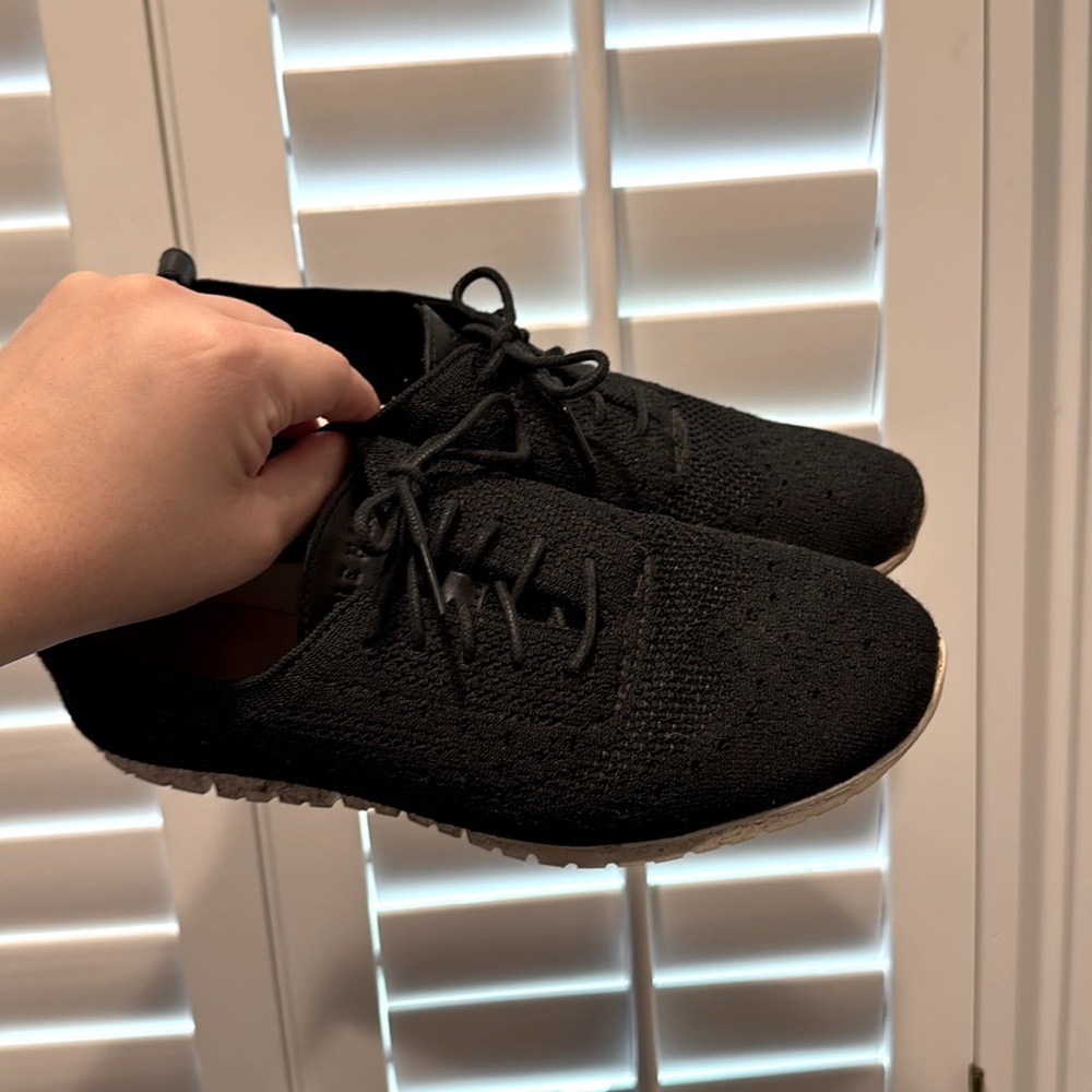 Used cole haan zero grand walking shoes, size 9 black